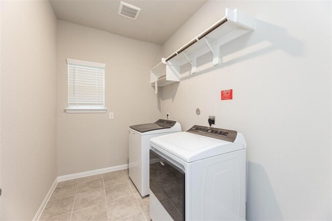Building Photo - 7215 Wilshire Ct