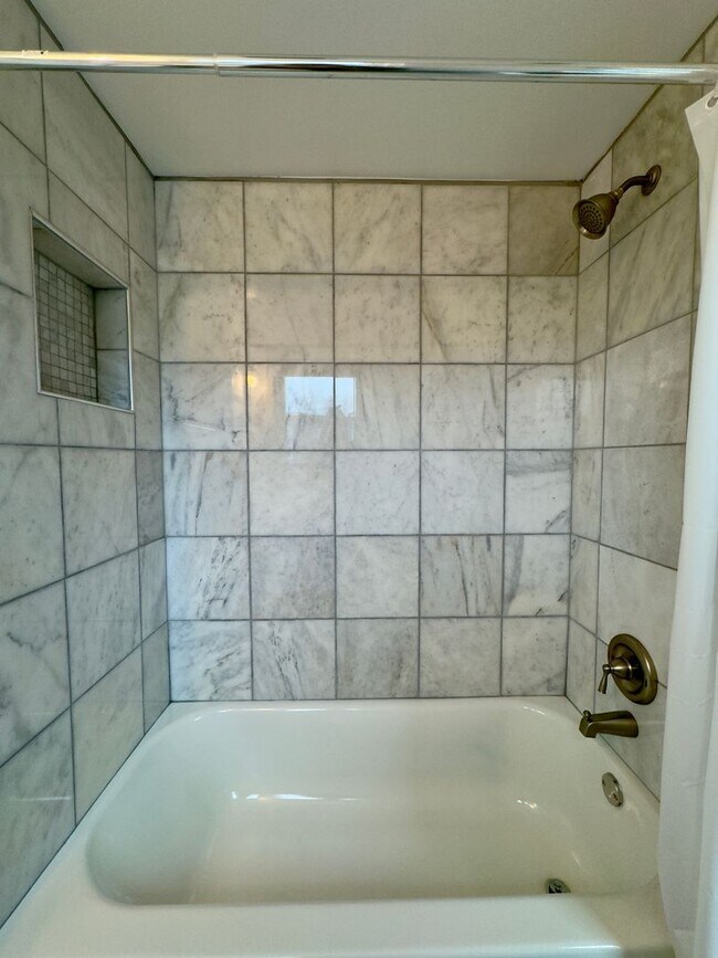 Building Photo - 3331 Beech Ave