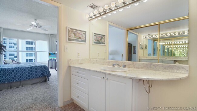 Building Photo - 3550 Galt Ocean Dr