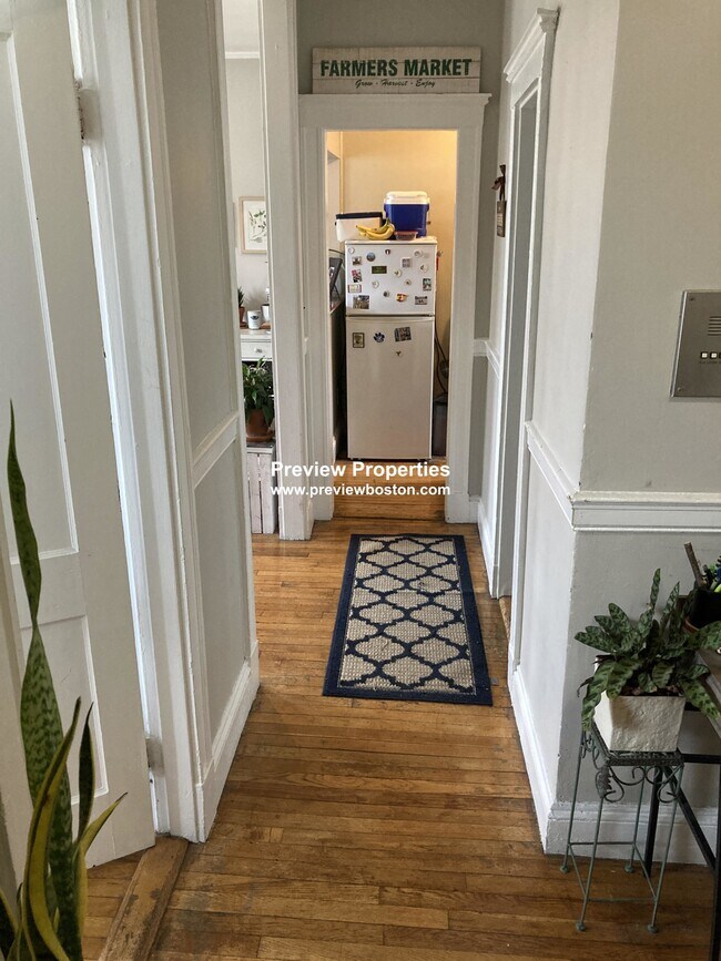 Building Photo - 1572 Commonwealth Ave