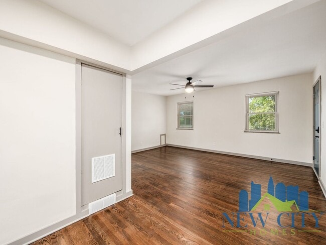 Building Photo - Newly Renovated Apartment Building