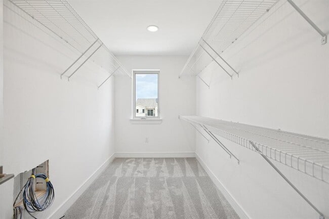 Building Photo - 302 Tesla Cir