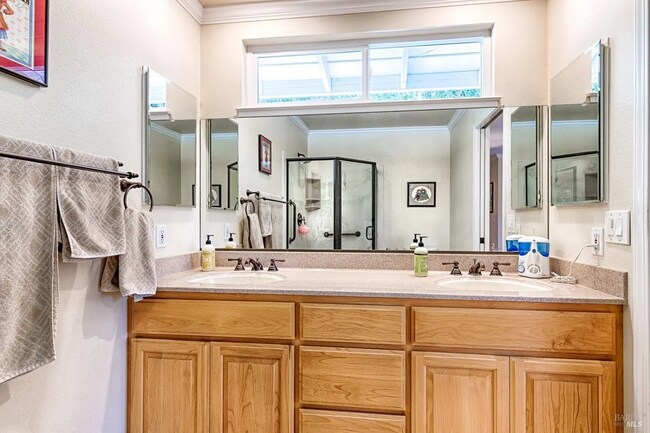 Building Photo - 7556 Oak Leaf Dr