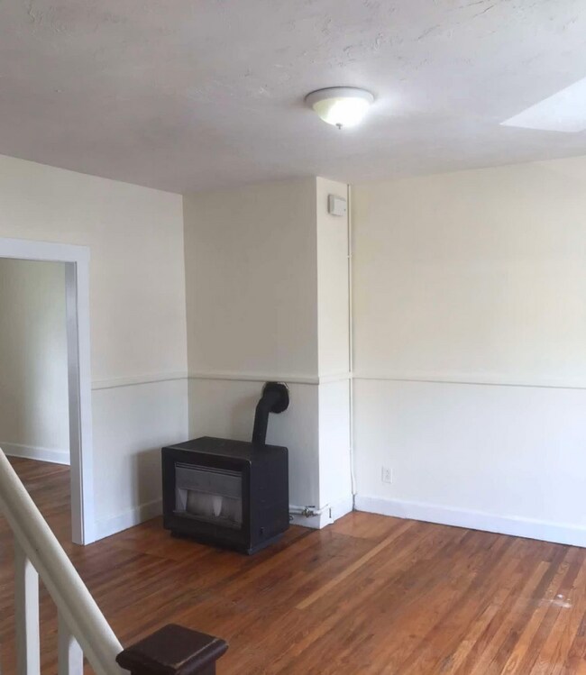 Building Photo - 118 Seabury St