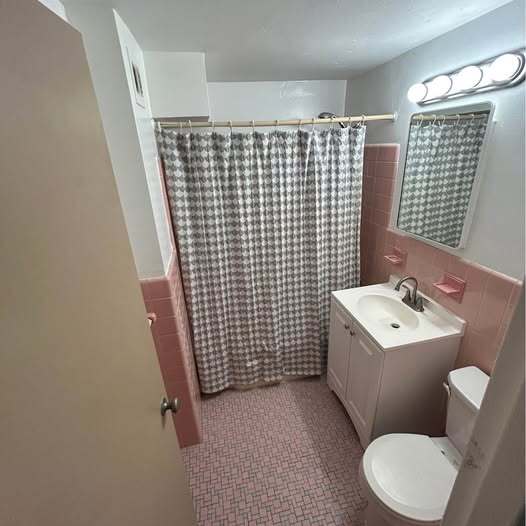 Building Photo - 11820 Edgewater Dr