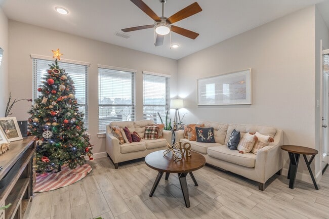 Building Photo - 24634 Songlark Bend Dr