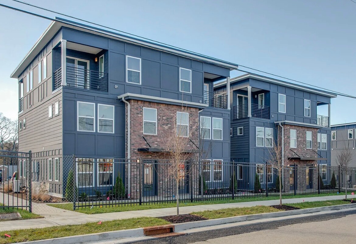 Outside View - 102 Duke St