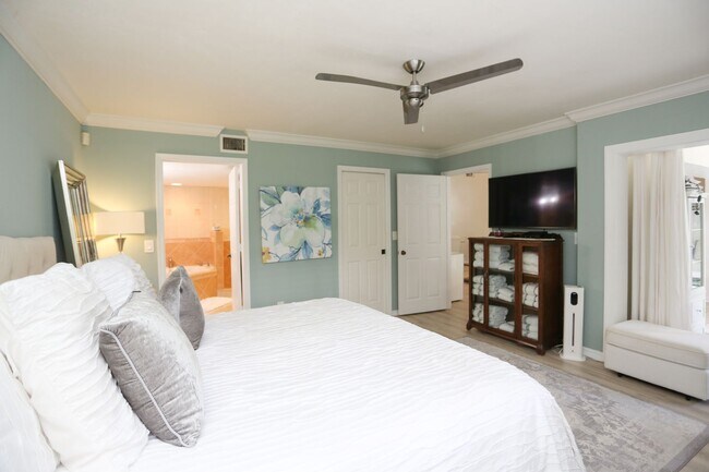 Building Photo - **WORLD TENNIS CENTER**3 BEDS/3.5 BATHS**F...