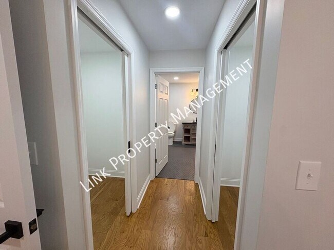 Building Photo - Sophisticated Tri-Level Home in Stuart Heights — Modern Comfort & Timeless Charming 4 bedroom 3 b...