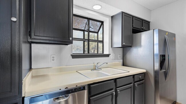 Building Photo - Spyglass Hill