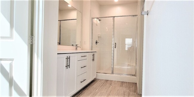 Building Photo - 2 Adelfa St