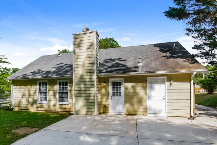 Building Photo - 8645 Garvey Dr