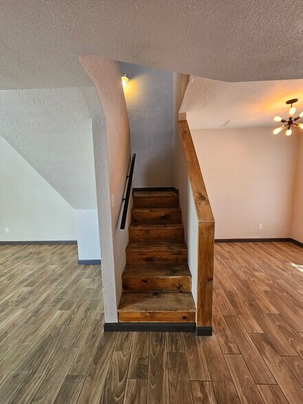 Building Photo - 1766 E Pepper Cir
