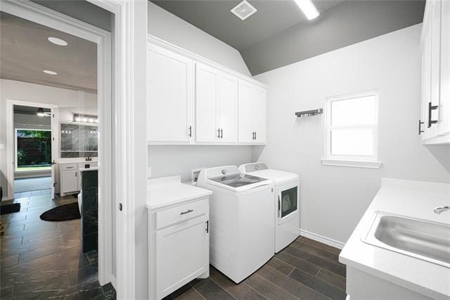 Building Photo - 1024 Whisper Willows Dr