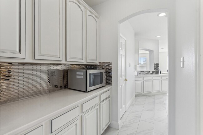 Building Photo - 1501 Ector Dr