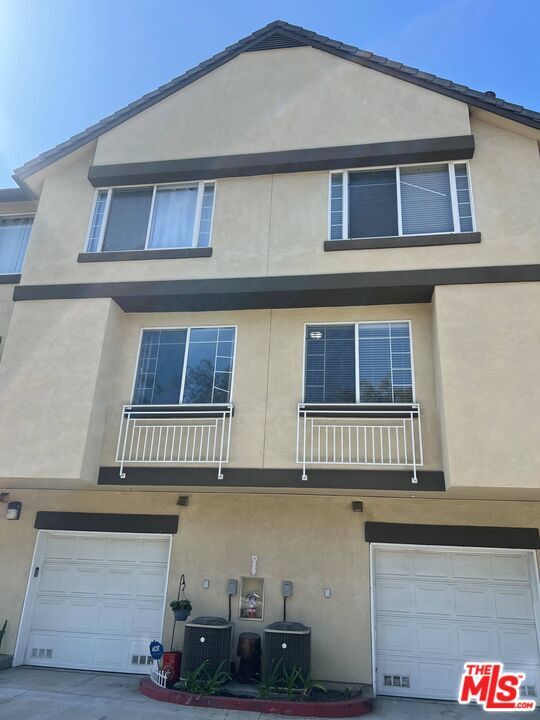 Building Photo - 4600 Don Lorenzo Dr