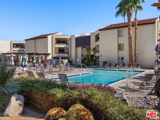 Building Photo - 1472 S Camino Real