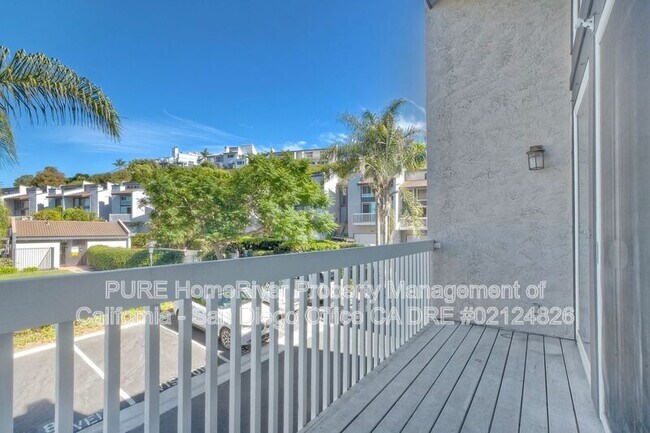 Building Photo - 2415 La Costa Ave