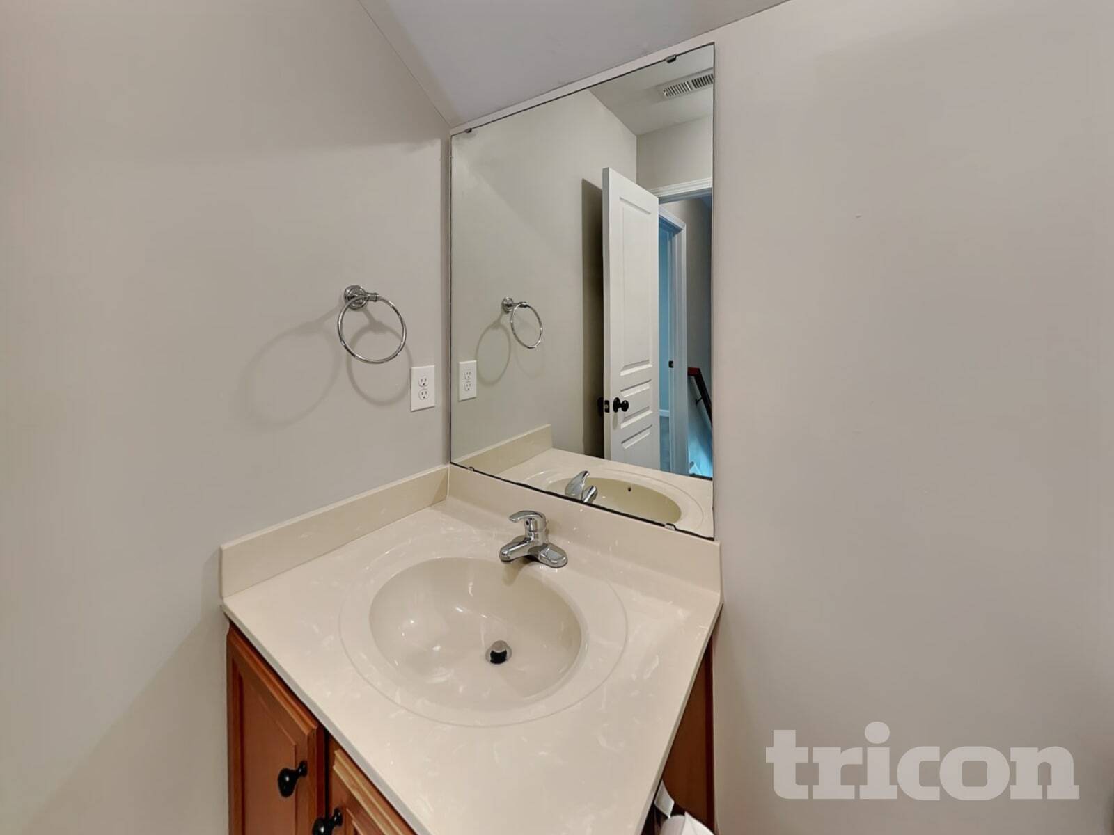 Building Photo - 557 McCarthy Dr