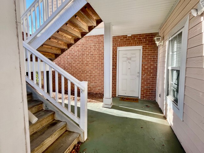 Building Photo - (Holdfunds)MeadowVista9041