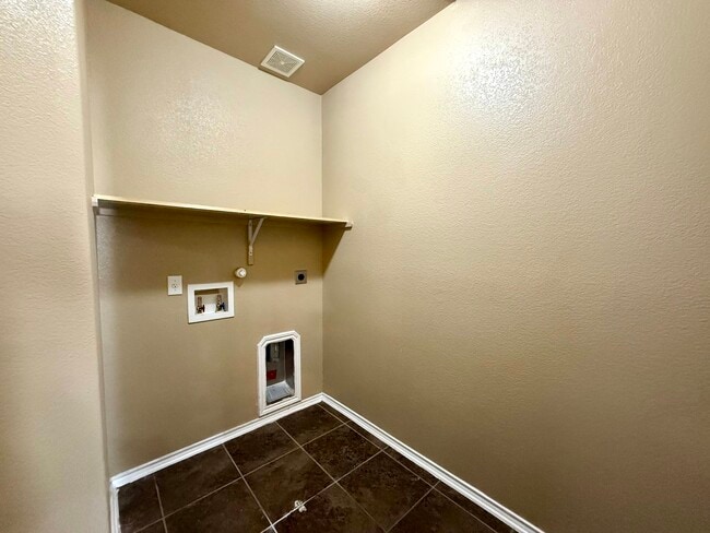 Building Photo - 8018 Grissom Crest