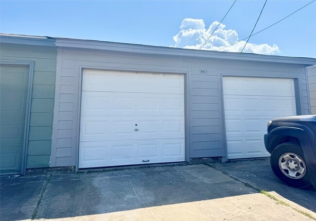 Building Photo - 1226 Montana St