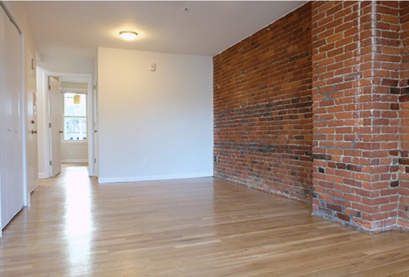 Building Photo - 162 Broadway