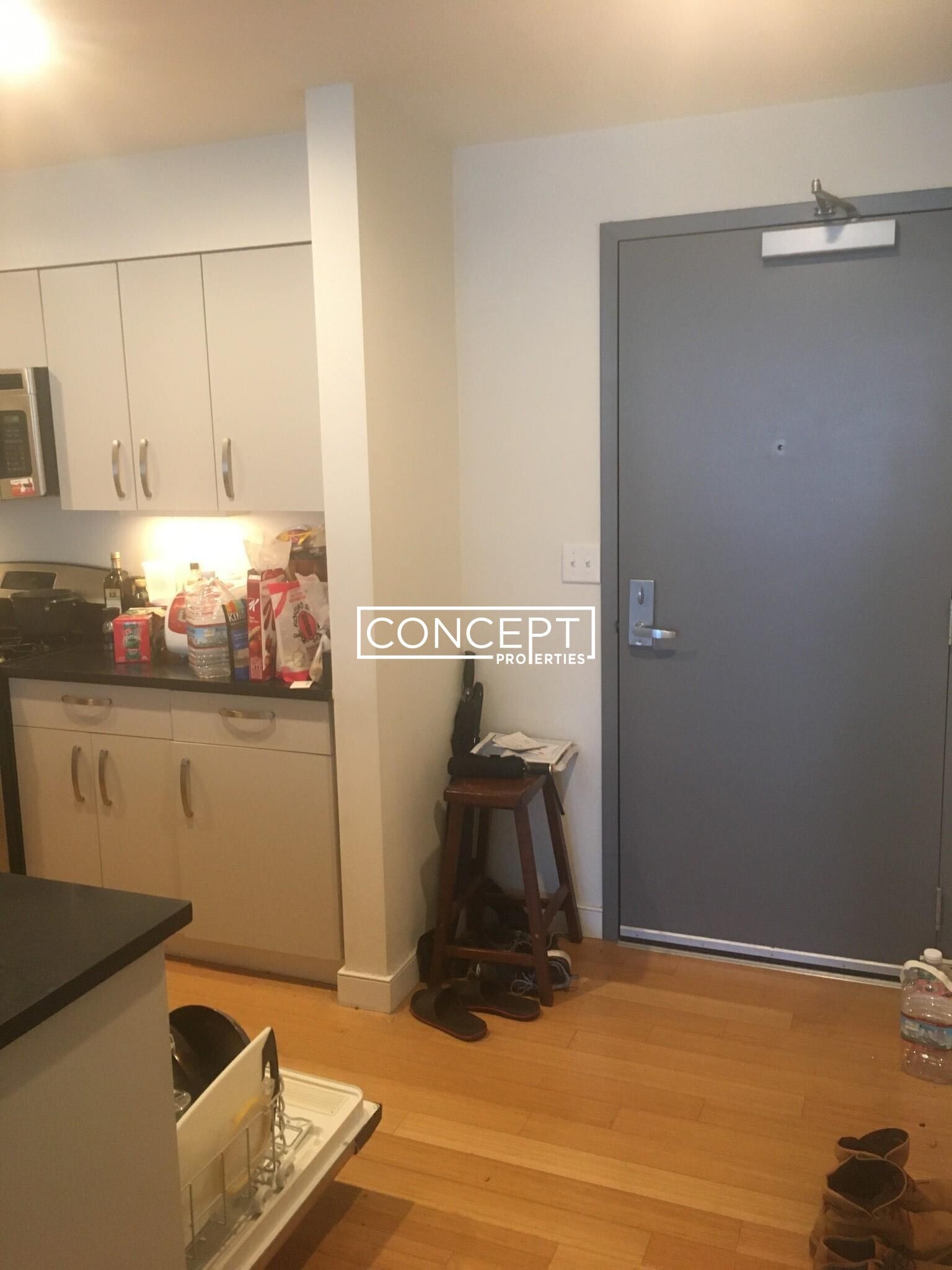 Building Photo - 601 Albany St