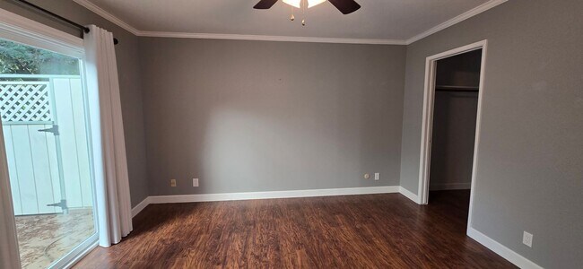 Building Photo - 415 Sutton Pl