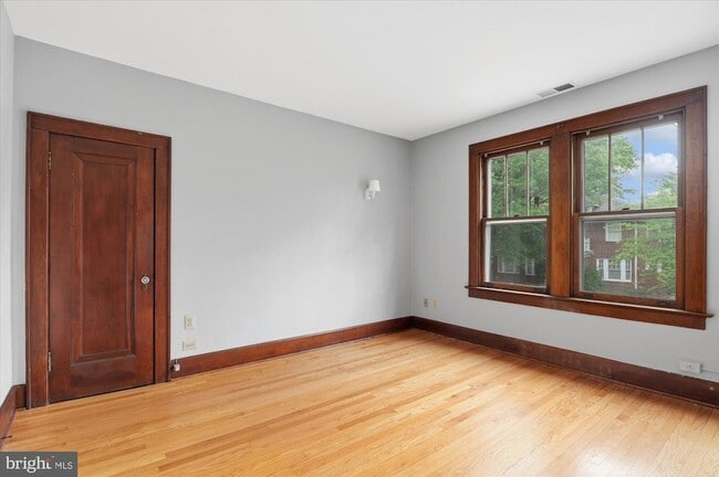 Building Photo - 1431 N Fillmore St