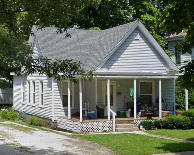 Building Photo - 3 Bedroom 1 Bathroom Home