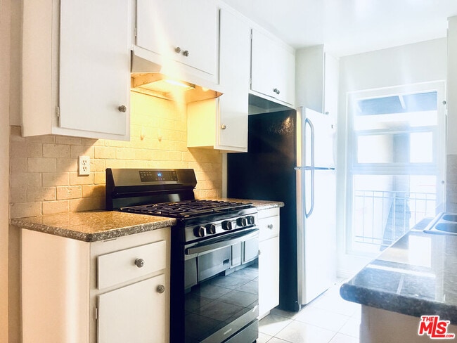 Building Photo - 1132 Alameda Ave