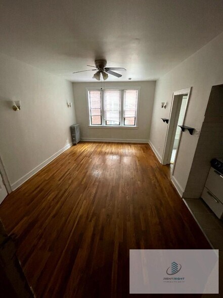 Primary Photo - 4915 W Belle Plaine Ave