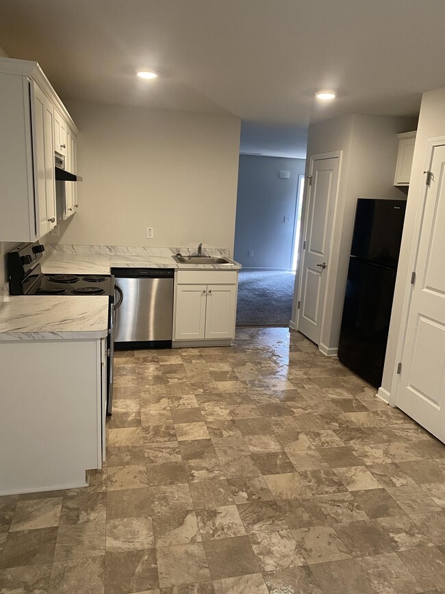 Building Photo - 5054 Shirley Ct