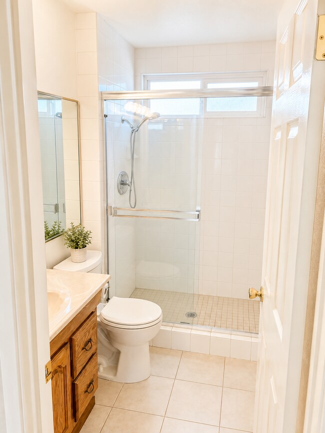 Building Photo - Beautiful Single-Story Home in the Desirable San Carlos Neighborhood