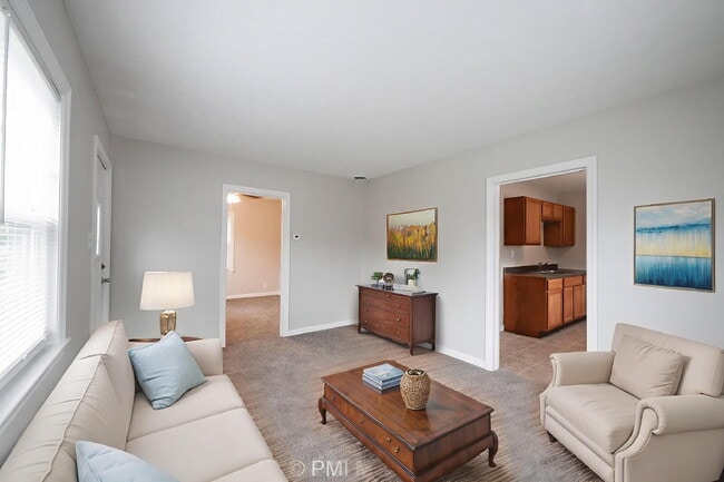 Building Photo - "Charming 3-Bed Home in Indianapolis – Coz...