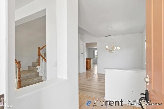 Building Photo - 5 br, 3 bath House - 351 Clarence Bromell ...