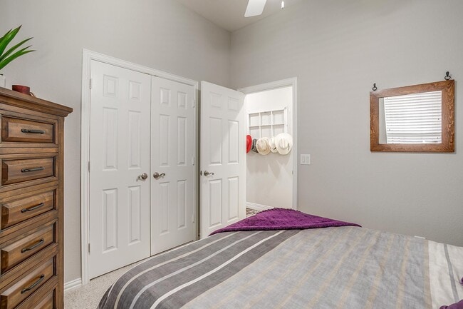 Primary Photo - 709 Scenic Ranch Cir