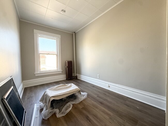 Building Photo - 207 N Pinckney St