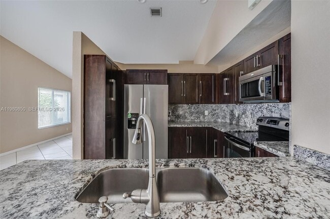 Building Photo - 1046 Golden Cane Dr