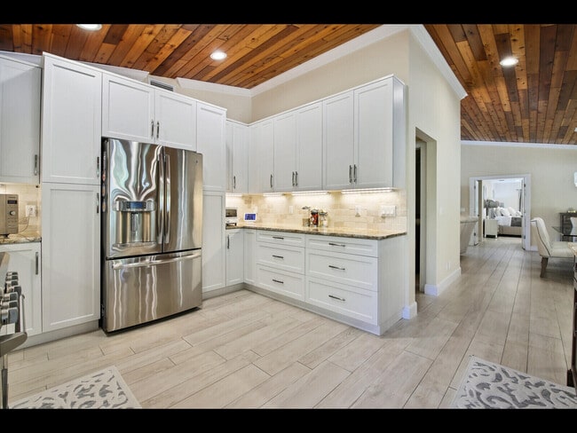 Building Photo - 451 N Lyra Cir