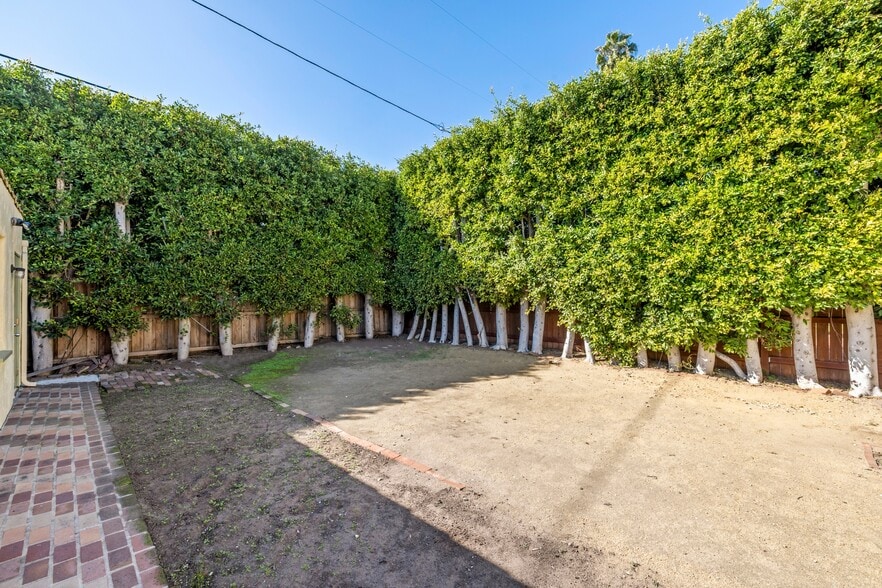 Building Photo - 2327 Midvale Ave