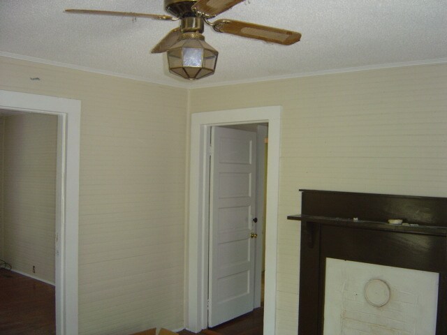Building Photo - UNCG area 2 BR
