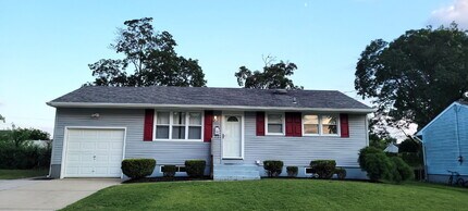 Building Photo - Gorgeous 3 bedroom 2 bath rancher!