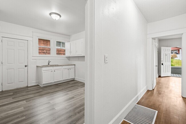Building Photo - 1724 30th Street Ensley