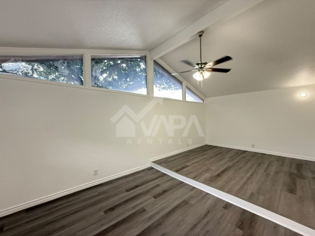 Building Photo - 8007 Lake Forest Dr