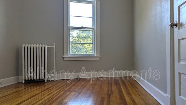 Building Photo - 418 Delaware Ave