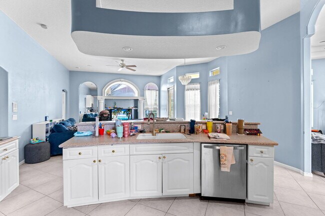 Building Photo - 103 Black Olive Crescent