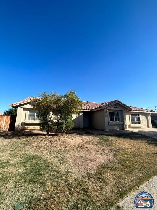 Building Photo - 1100 Dahlia Ct