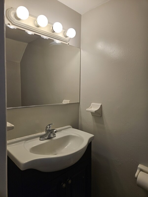 Building Photo - 723 Atterbury Ct